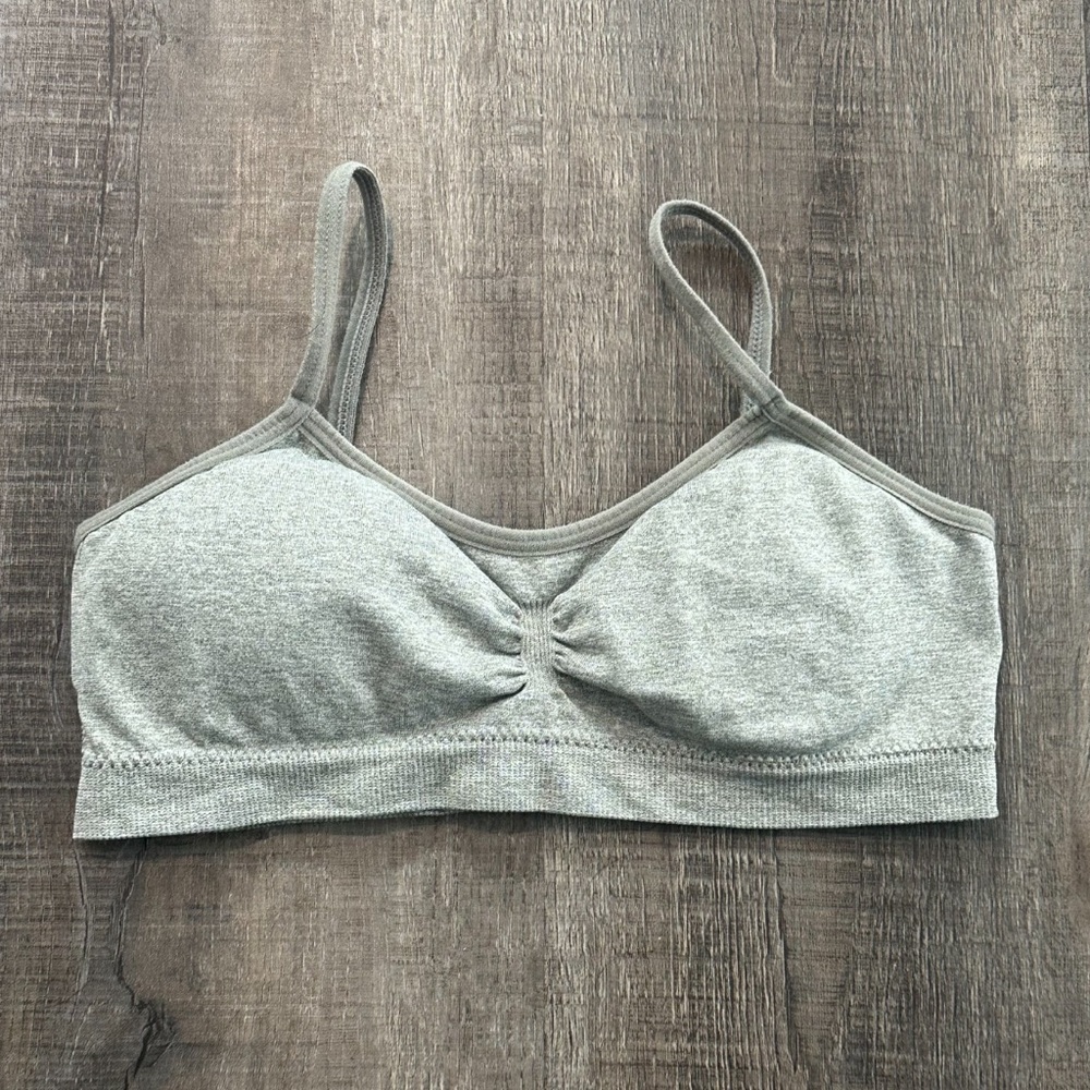 💞 Women’s Medium Gray Padded Sports Bra